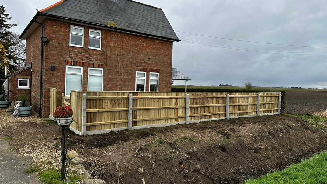 close board on concrete posts