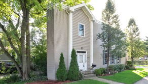 "Skinny House" Looks Surprisingly Spacious on the Inside