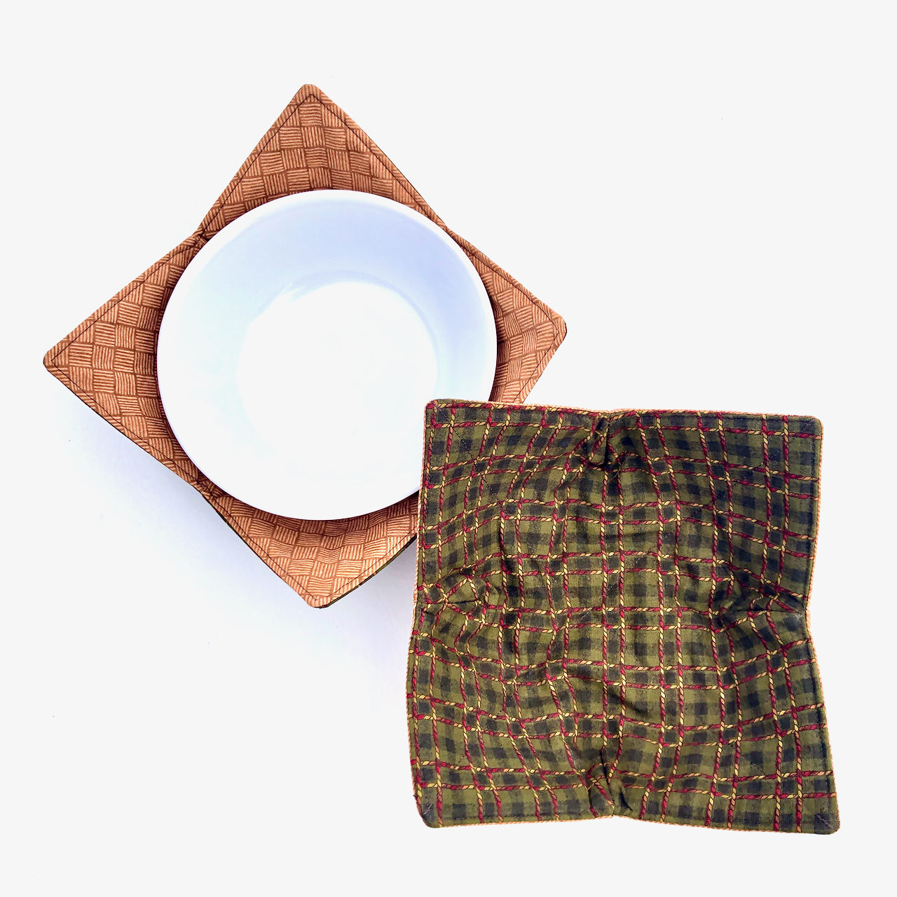 Microwavable reversible bowl cozy with olive green rope patterned fabric