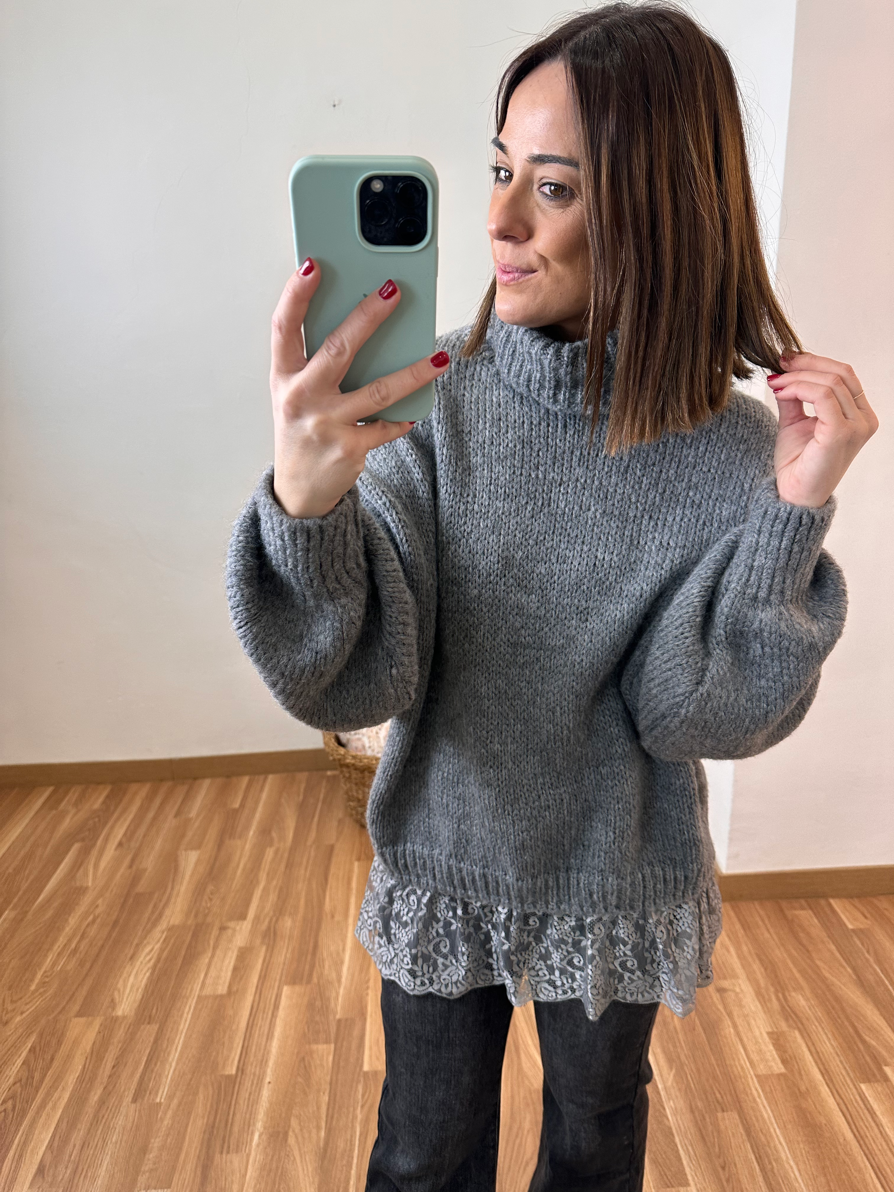 Jersey bajo puntilla gris