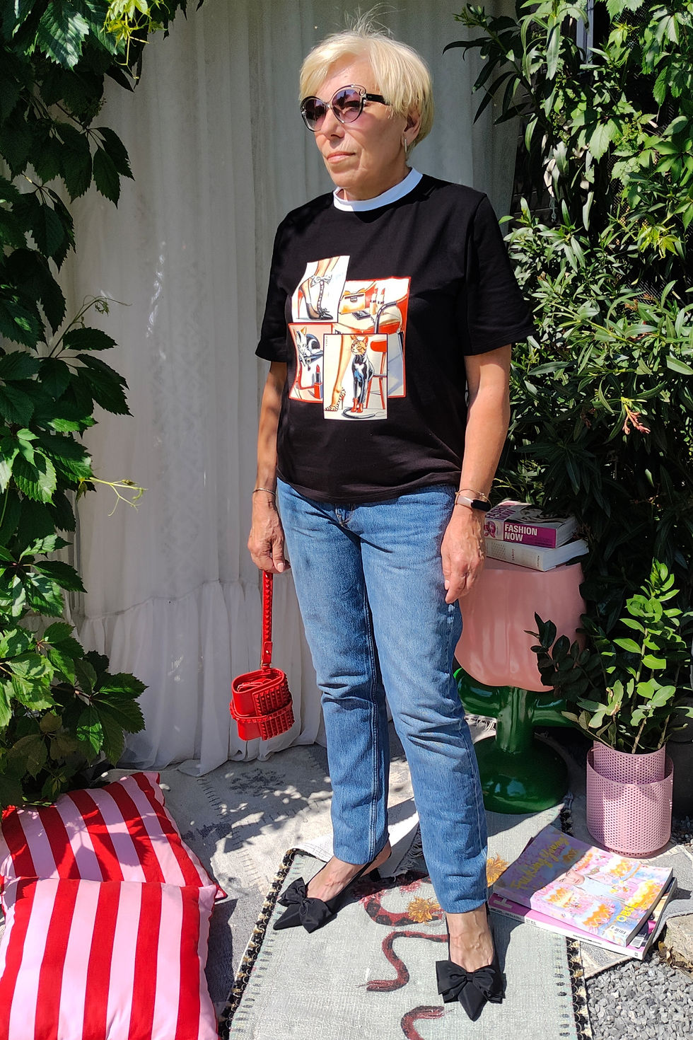 PURR MOOD | iconic tee | soft black cotton