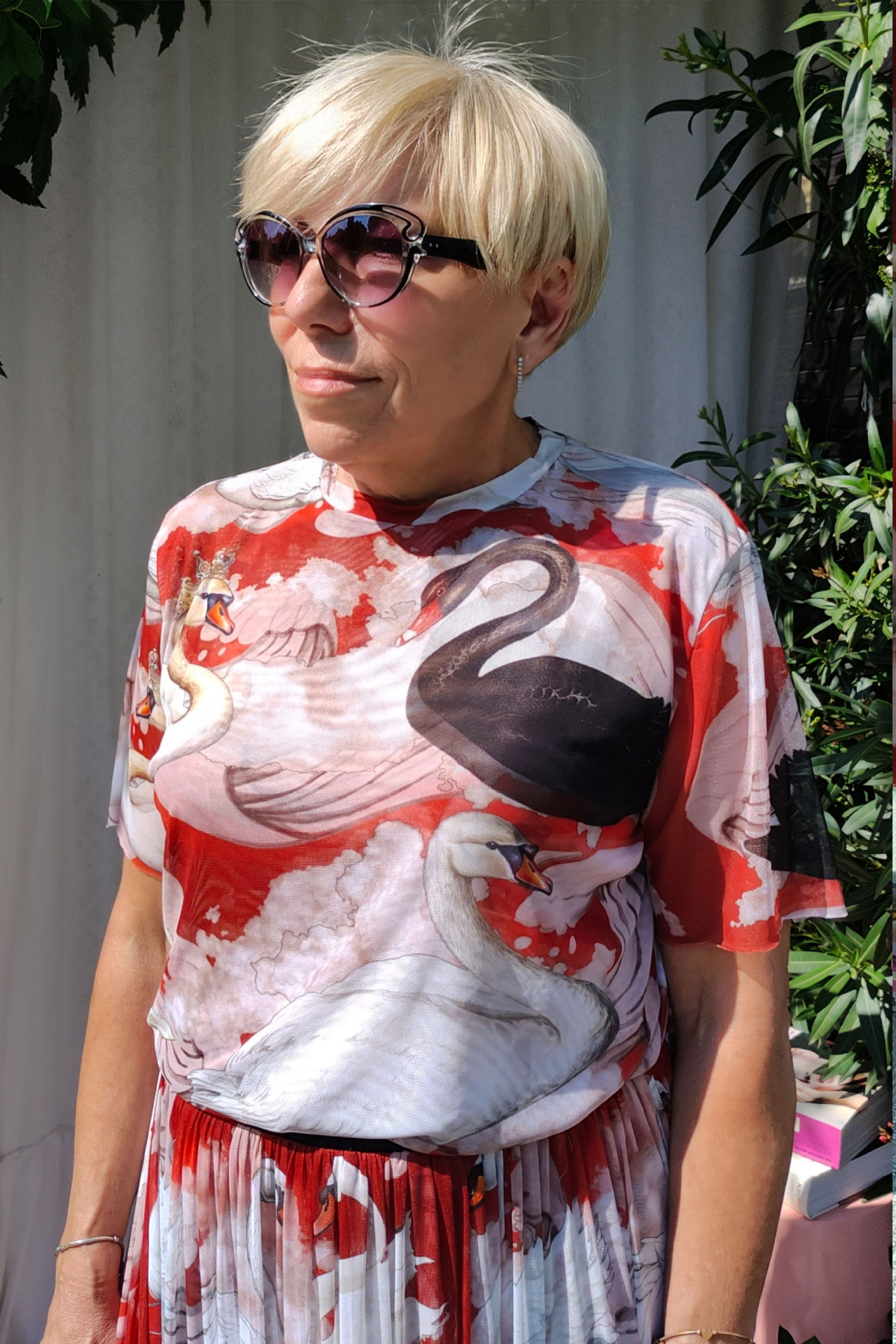 LOULOU | iconic net tee | wild swans