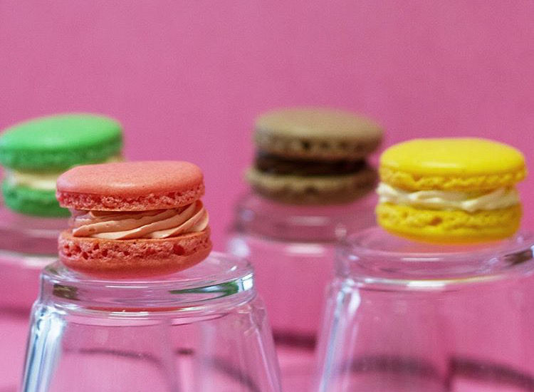 Miniaturbild: Frühlingszauber Macarons – Farbenfrohe Genussbox zu Ostern