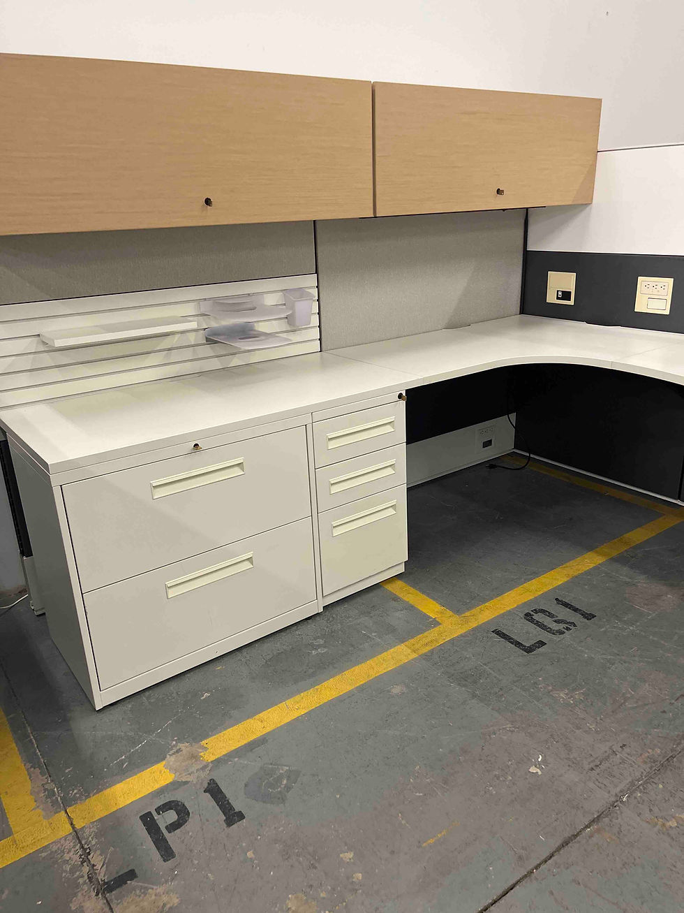 6' x 8' Haworth Compose Cubicles DesksIncorporated