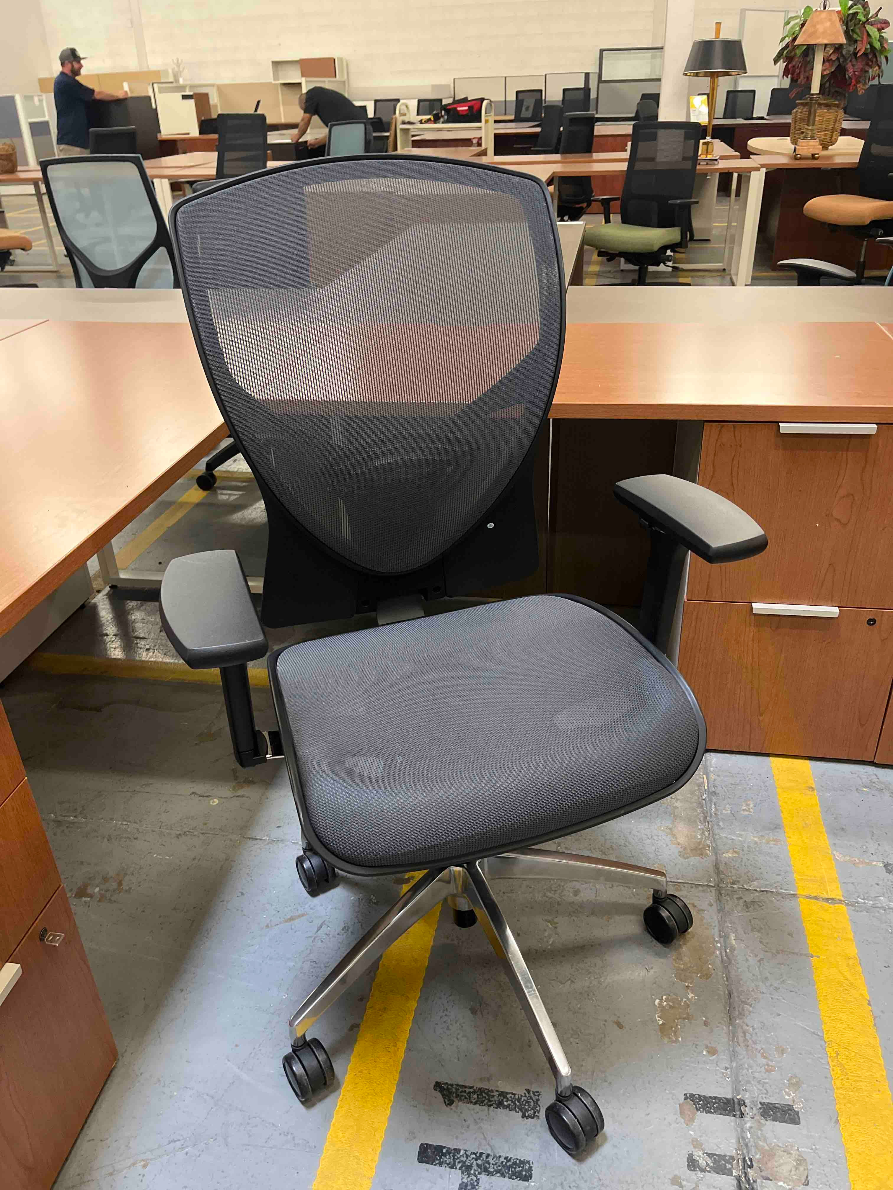9TO5 Task chair BLK MESH ON MESH