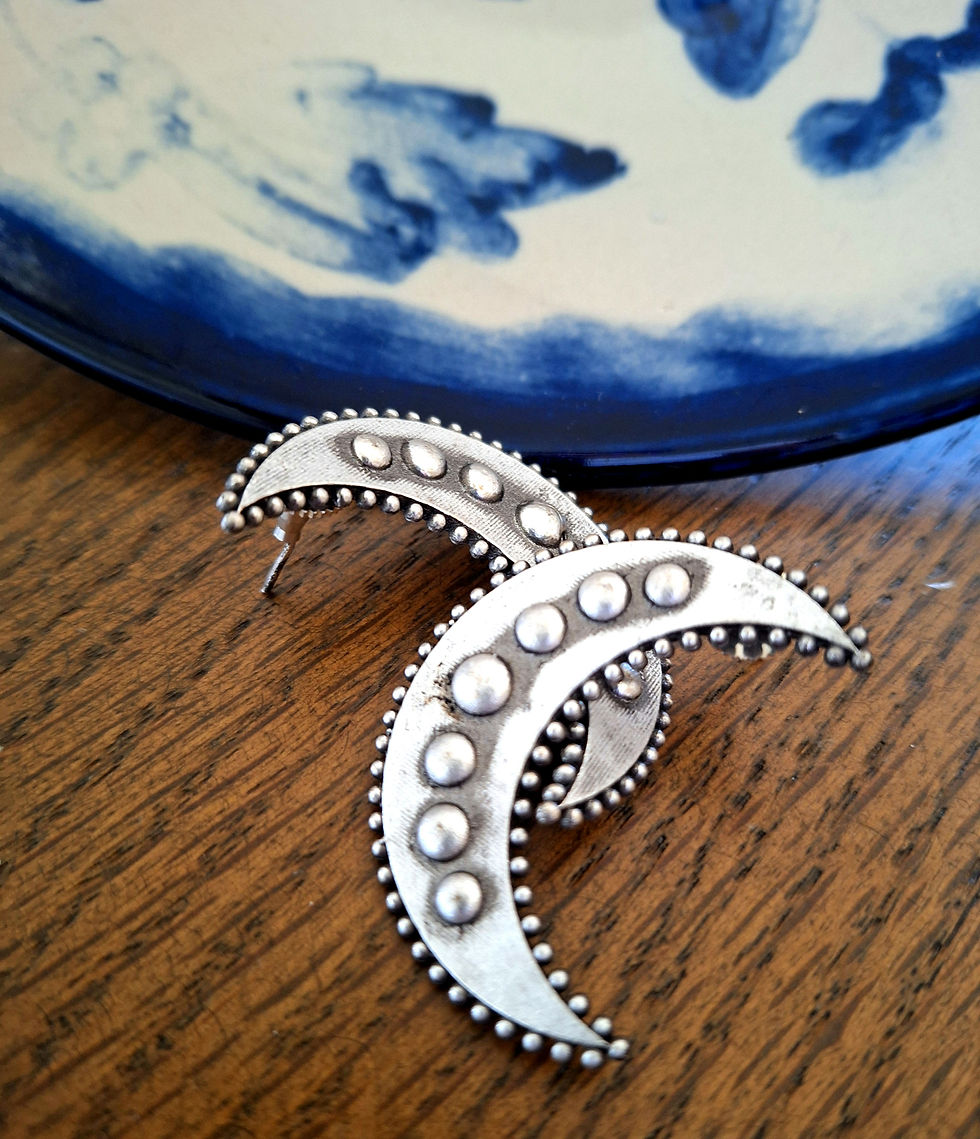 Thumbnail: Mooney earrings