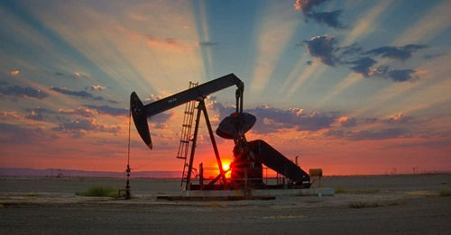 El petróleo cotiza cerca de 70 dólares el barril gracias a la mejora de las perspectivas de demanda