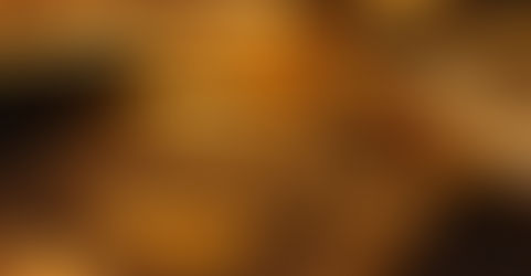 Oro baja por firmeza de dólar y apuestas a inflación “transitoria”