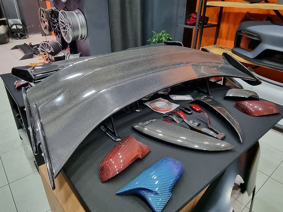 Küçük resim: Porsche Boxster 981 GT4 Carbon  Spoiler