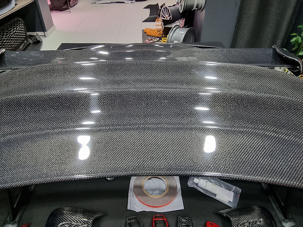 Küçük resim: Porsche Cayman 981 GT4 Carbon Spoiler