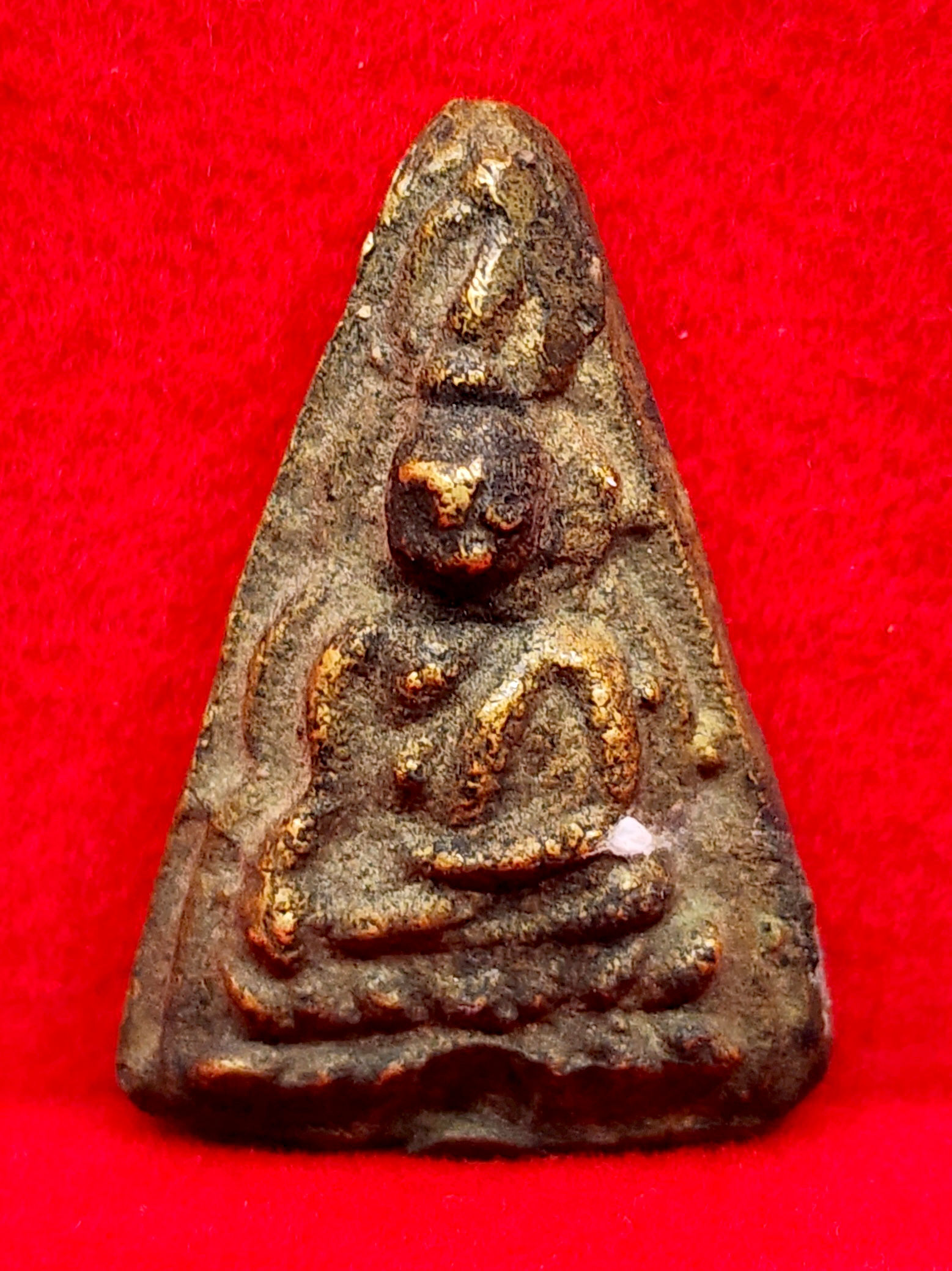 Luang Phor Phet Cast Coin. Created by Luang Phor Thawee, Wat Rong Chang.