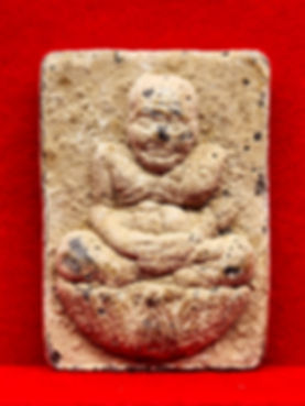 Luang Pu Thuad Sitting on Wide Lotus Base . Back_Hand-Pressed Droplet Yantra.