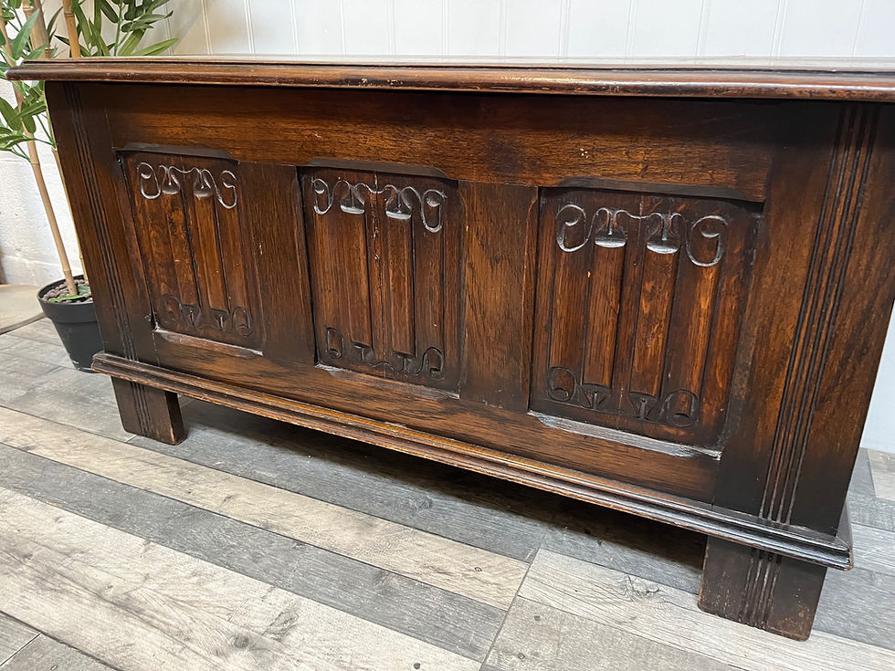 Thumbnail: Stunning vintage carved linen fold blanket/toy box storage