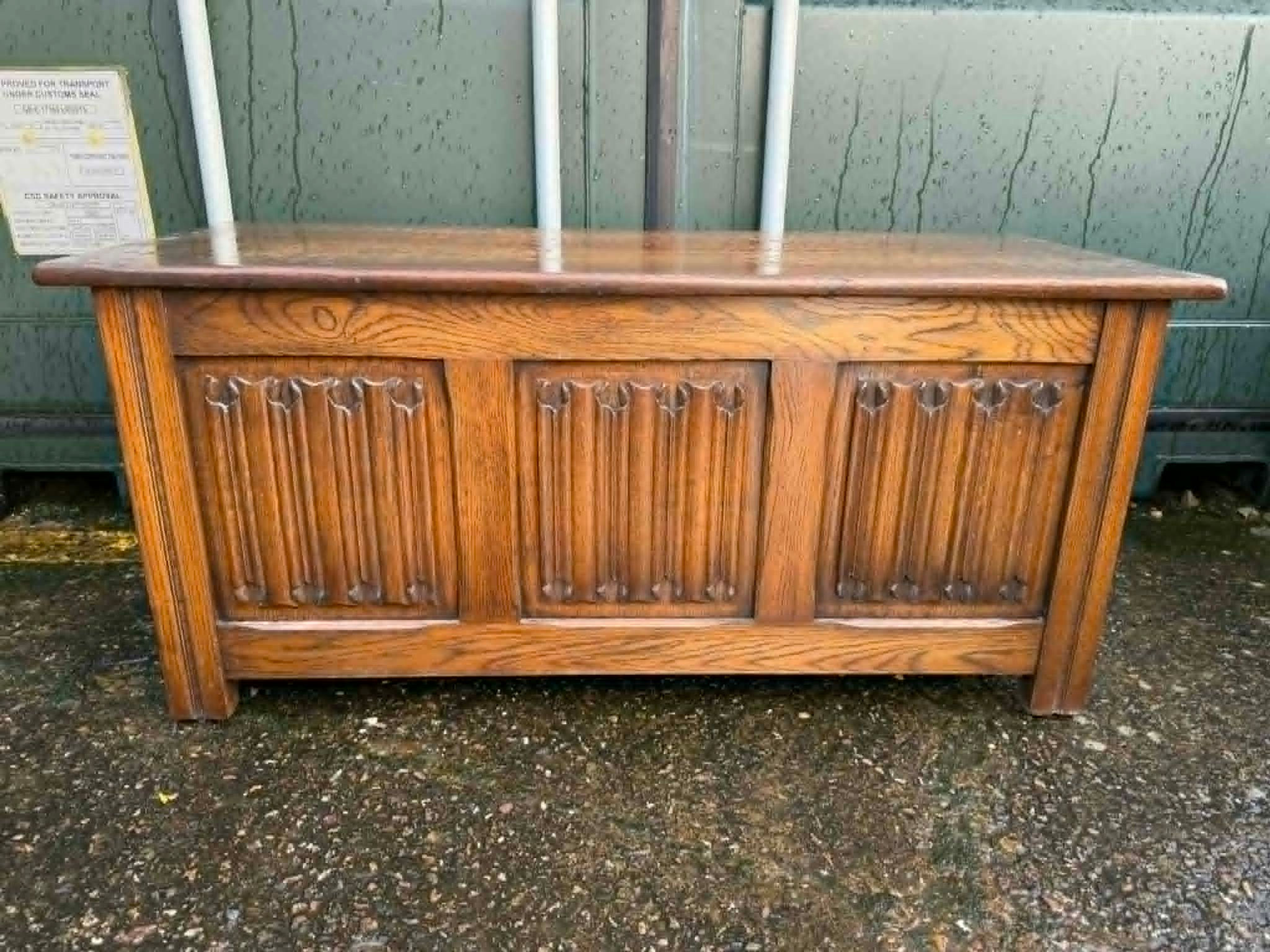 Stunning vintage carved linen fold blanket/toy box storage