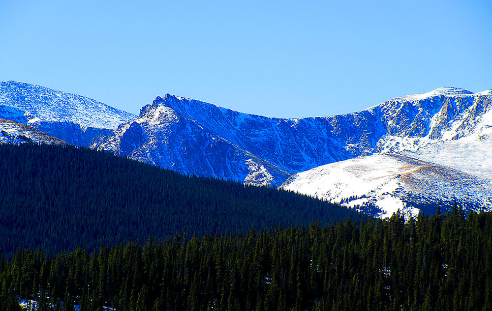 Mountain scenery on the Red Rocks and Breckenridge tour