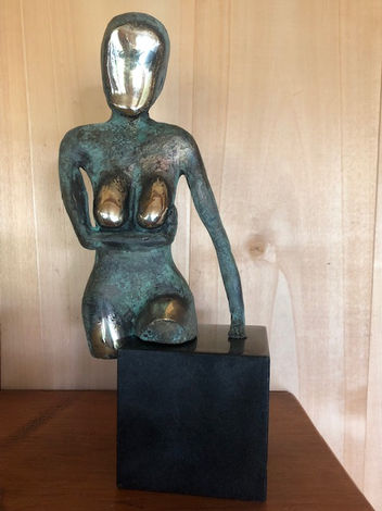 vénus assise art
