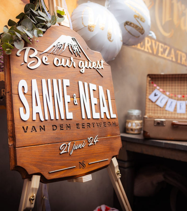 Gepersonaliseerde houten bruiloft welkomstbord