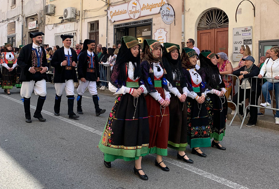 sfilata cavalcata sarda 2025 con costume samugheo
