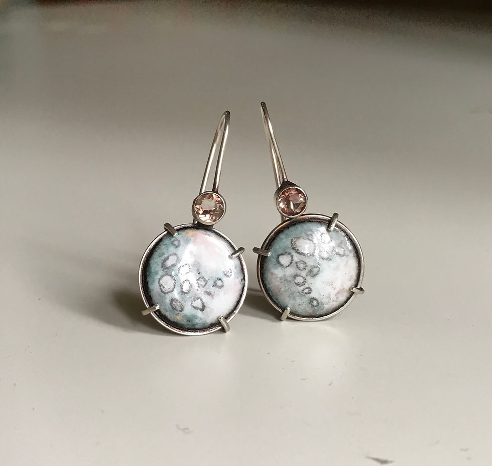 Thumbnail: Cell Earrings with Oregon Sunstone 