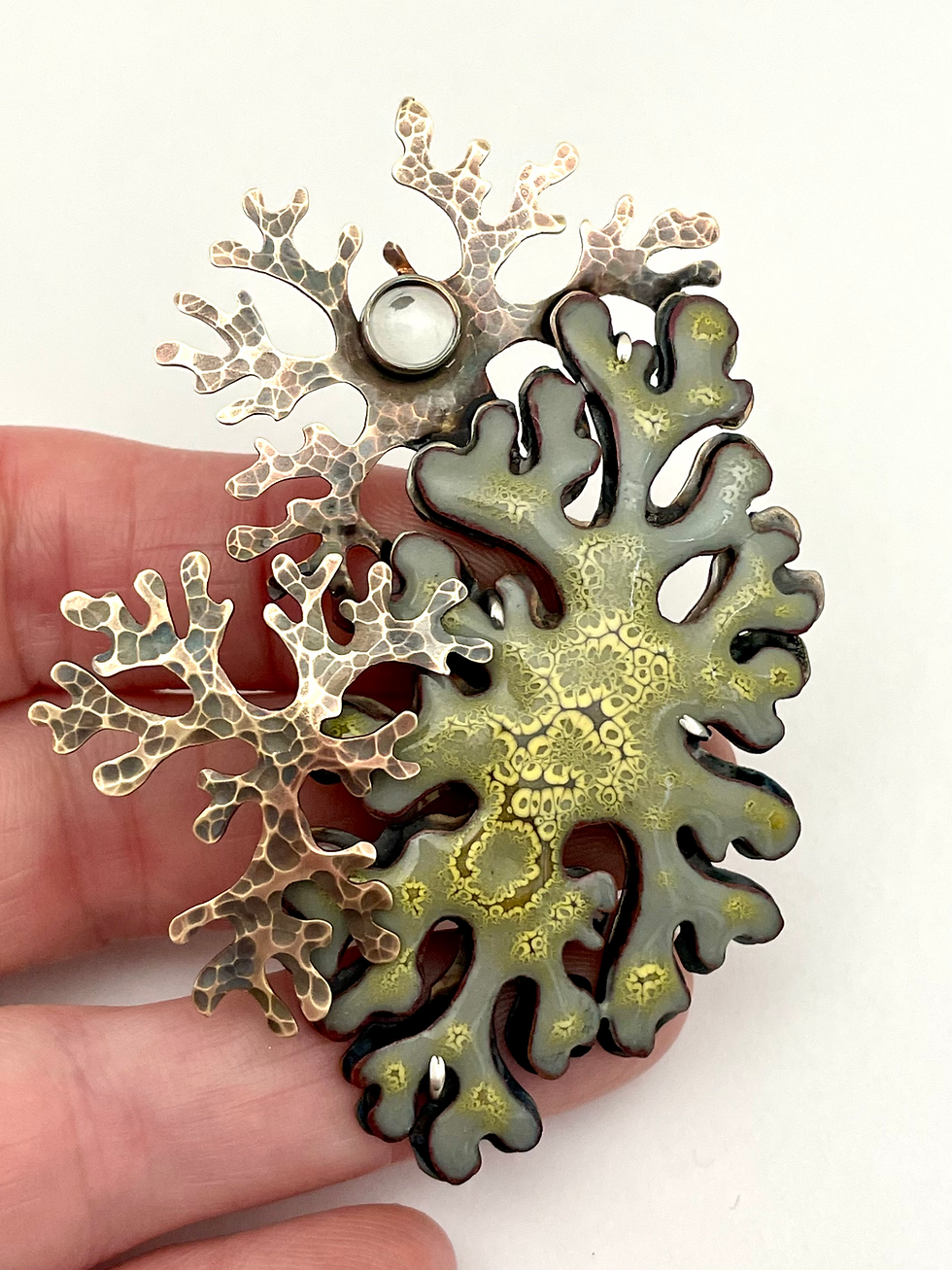 Thumbnail: Forres Lichen Pin