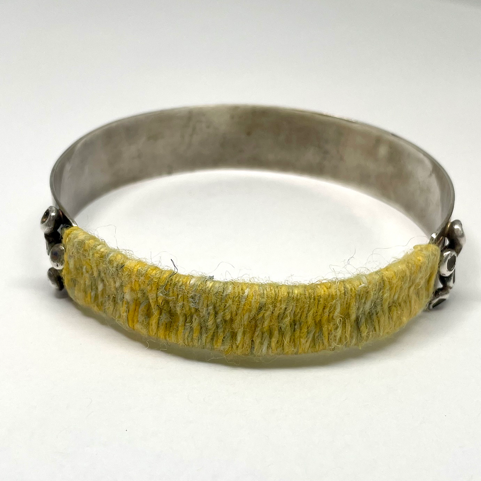 Thumbnail: Golden Sporeprint Dangle Bracelet 