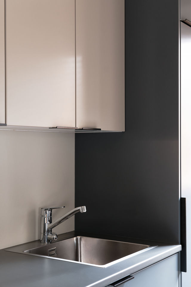 Kodinhoitohuoneen allas