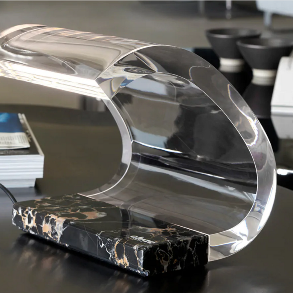 Minotti, B&B Italia, Cassina, Flexform, Poltrona Frau, Altagamma, купить, Москва, Oluce, Acrilica, настольная лампа,