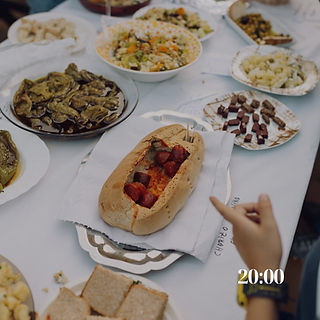 Potluck-style dinner featuring local recipes, local wine and proximity-sourced ingredients in Benarraba Malaga