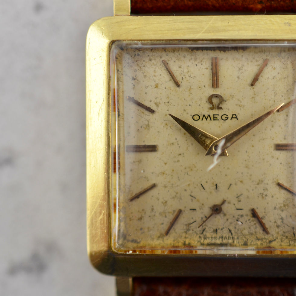 Thumbnail: Omega Square ref. 3976, in 18k yellow gold