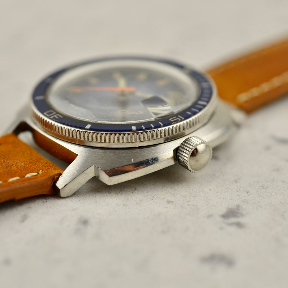 Thumbnail: Neuchâtel SuperAutomatic, bakelite bezel, in stainless steel