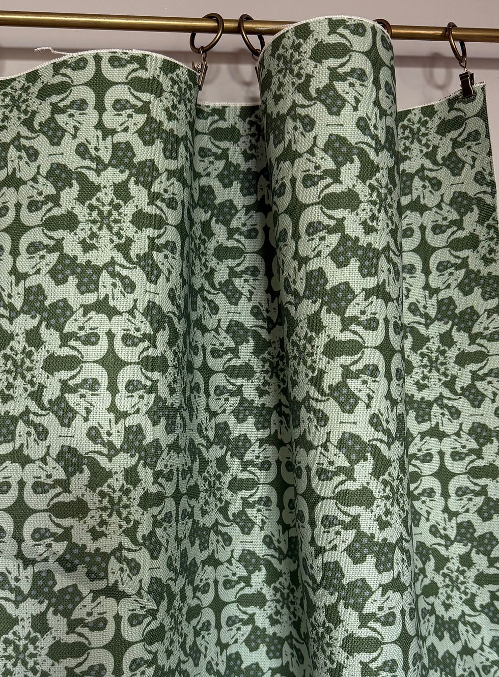 Thumbnail: PRETTY BETSY | GROVE GREEN