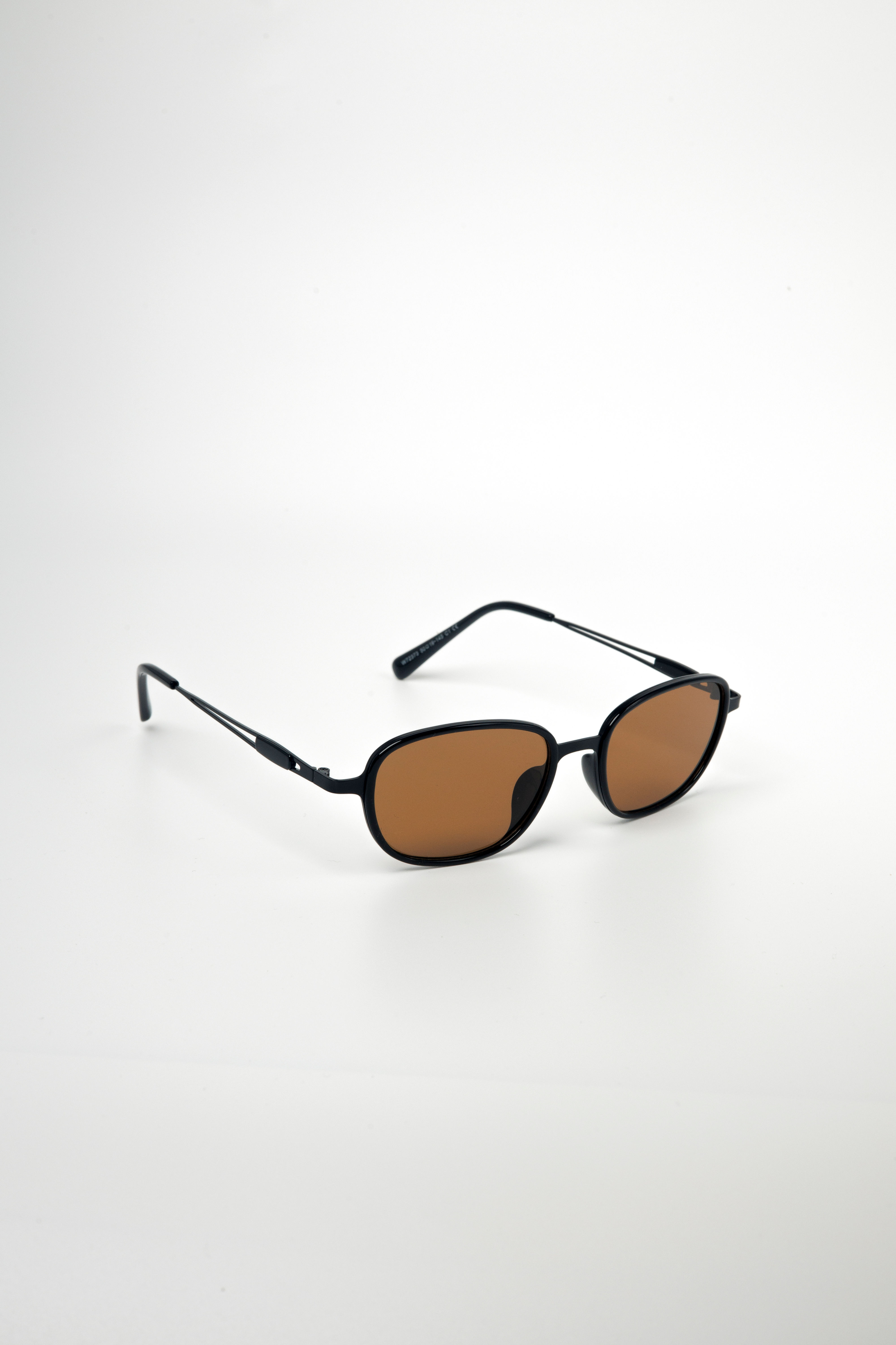 LOOKING SHARP SUNGLASSES IN BLACK