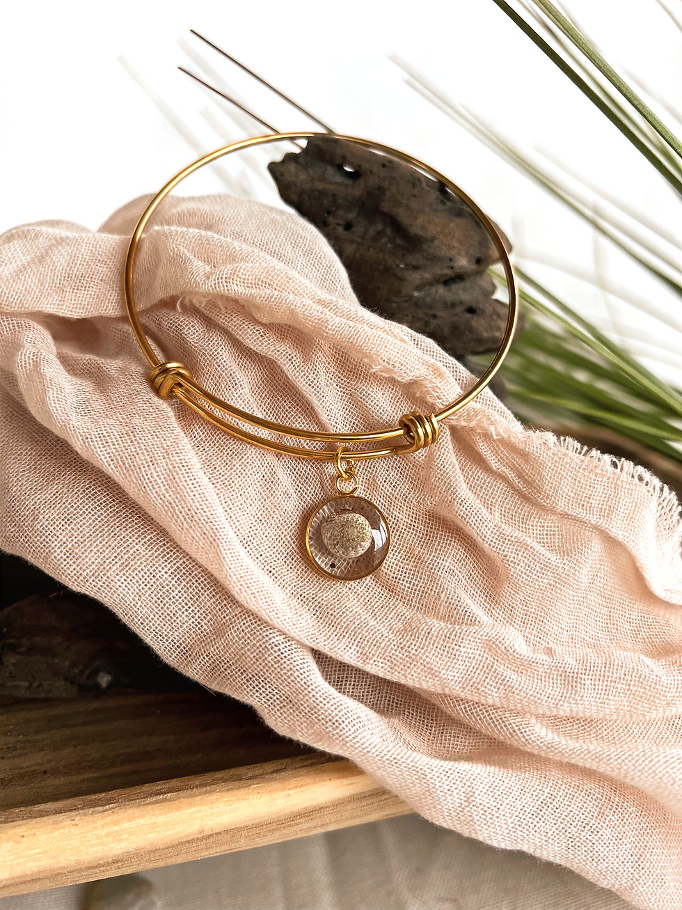 The Mira Shell Bracelet