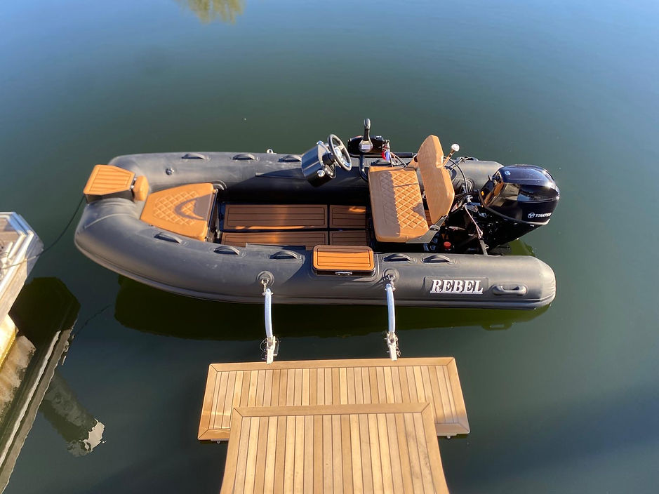 Rebel Superyacht 360 in black