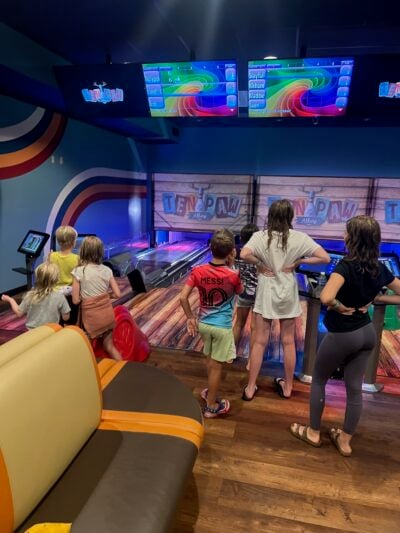 Bowling Alley at Great Wolf Lodge | The Peaceful Sleeper