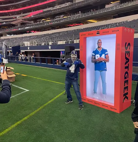 Photo Op with 4K Hologram Technology