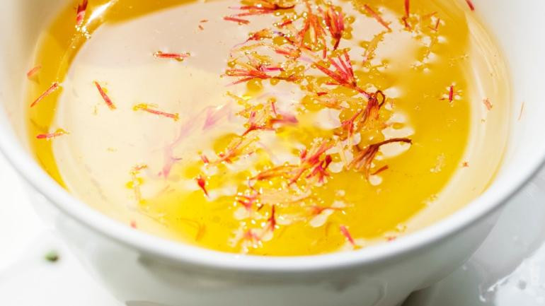 saffron strands