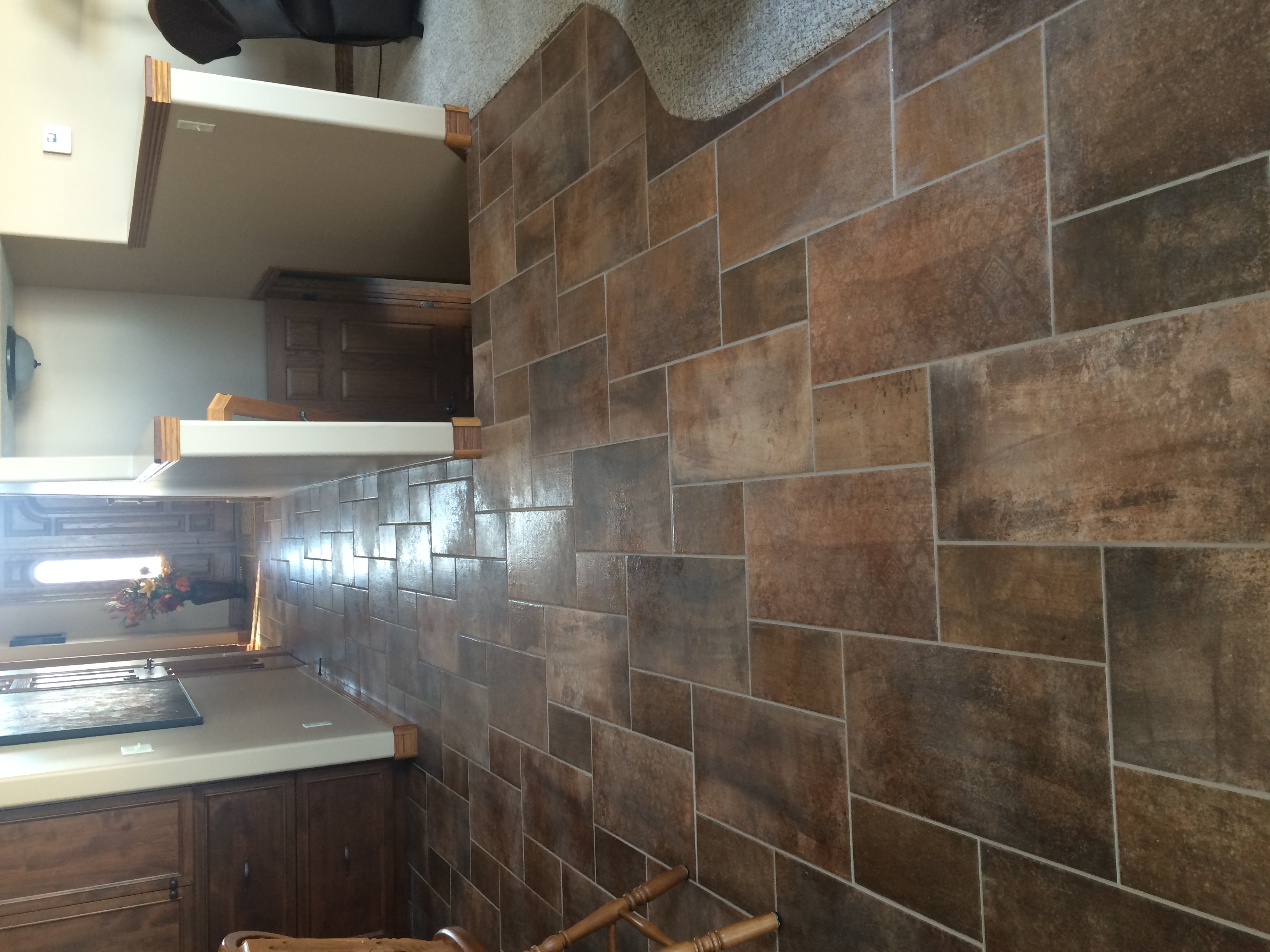 Earth tone tile floor
