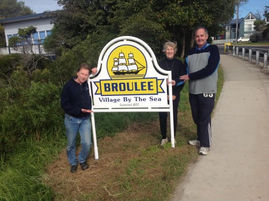 New Broulee town signs
