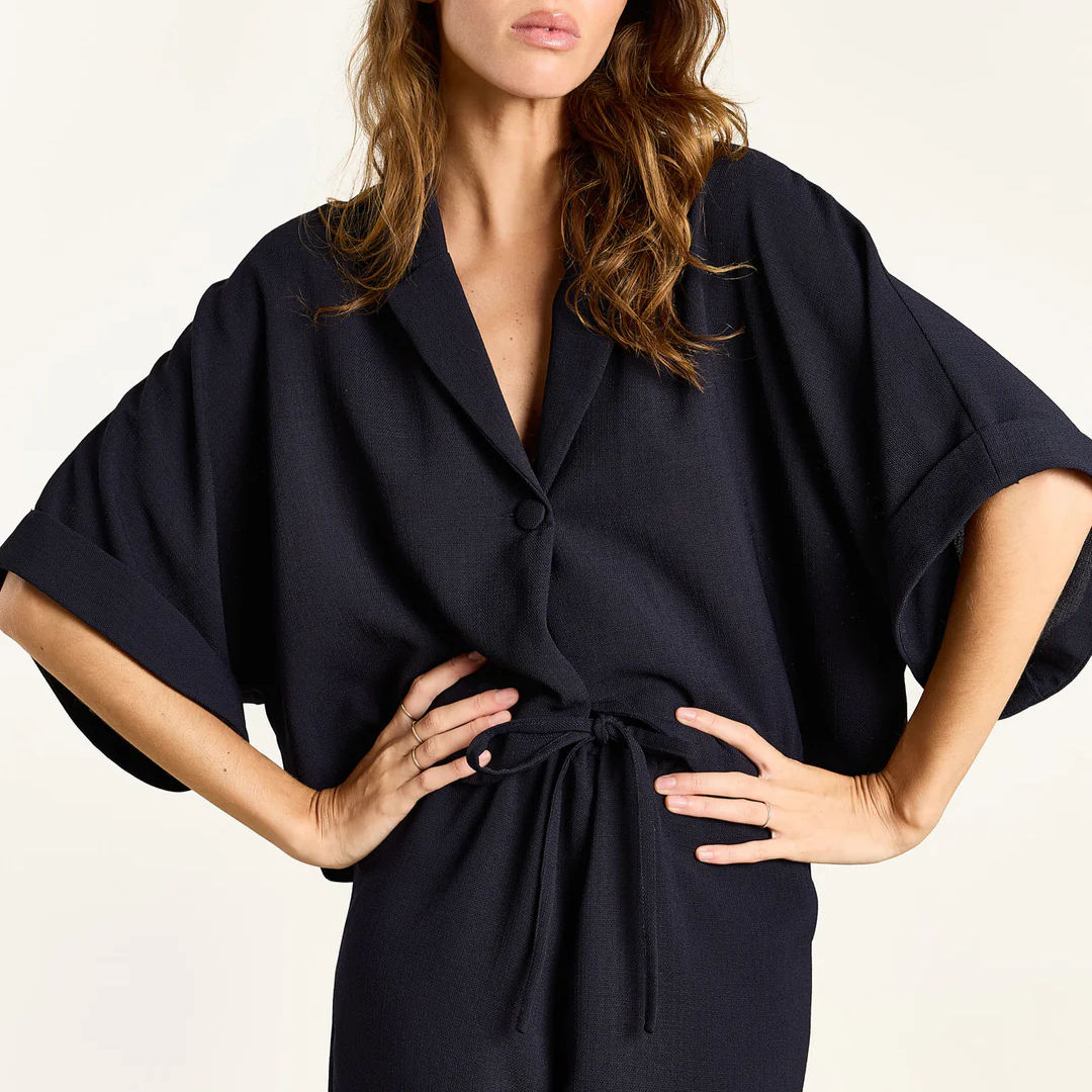 STUDIO CLIQUE Amelie Short Sleeve Blouse navy.
