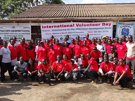 Iternational Volunteer Day group photo Mathare Kenya