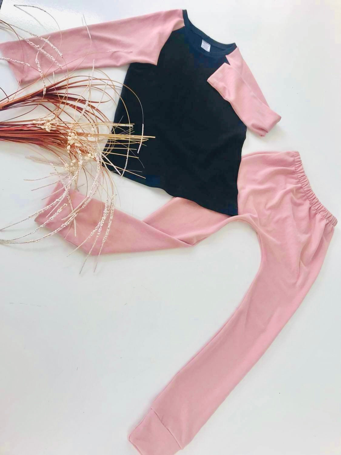 Raglan t shirt & pants set