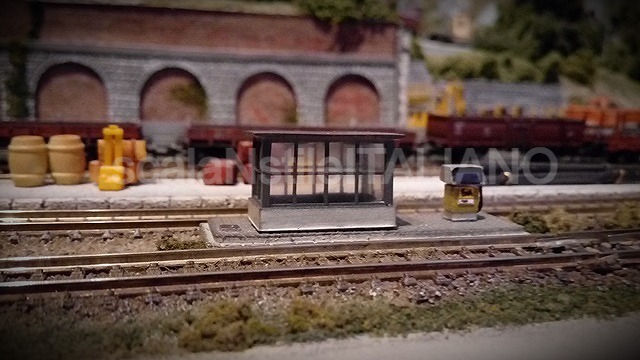 stazione rifornimento FS in scala N