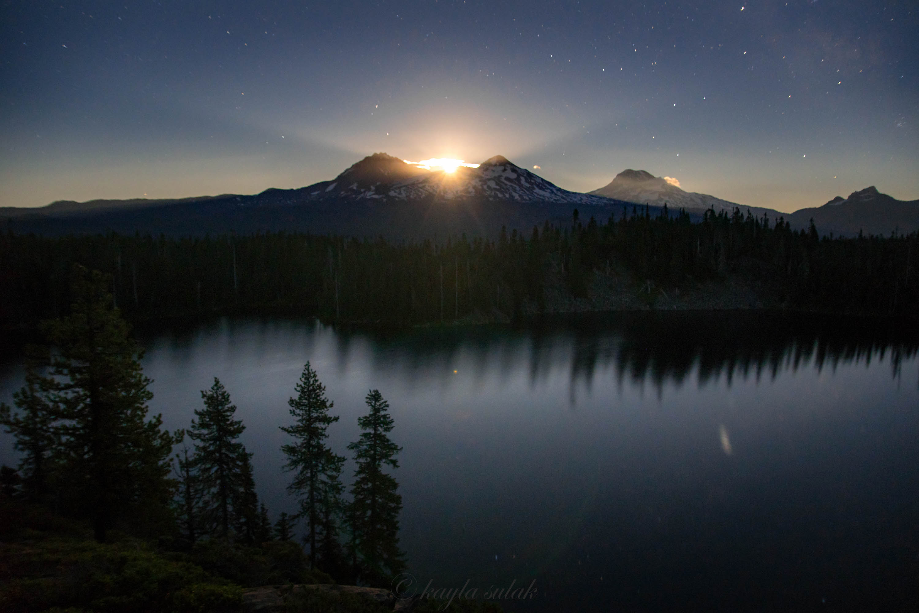 When Moon Aligns