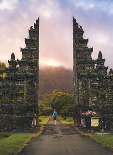 handara-gate-indonesia_l.jpeg