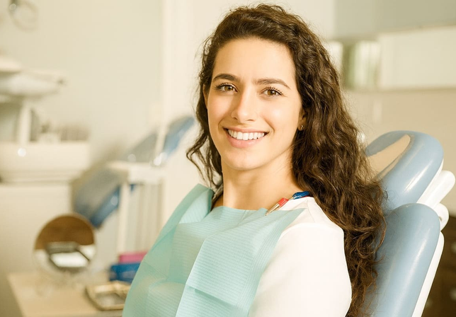 ¿En qué consiste una revisión dental?