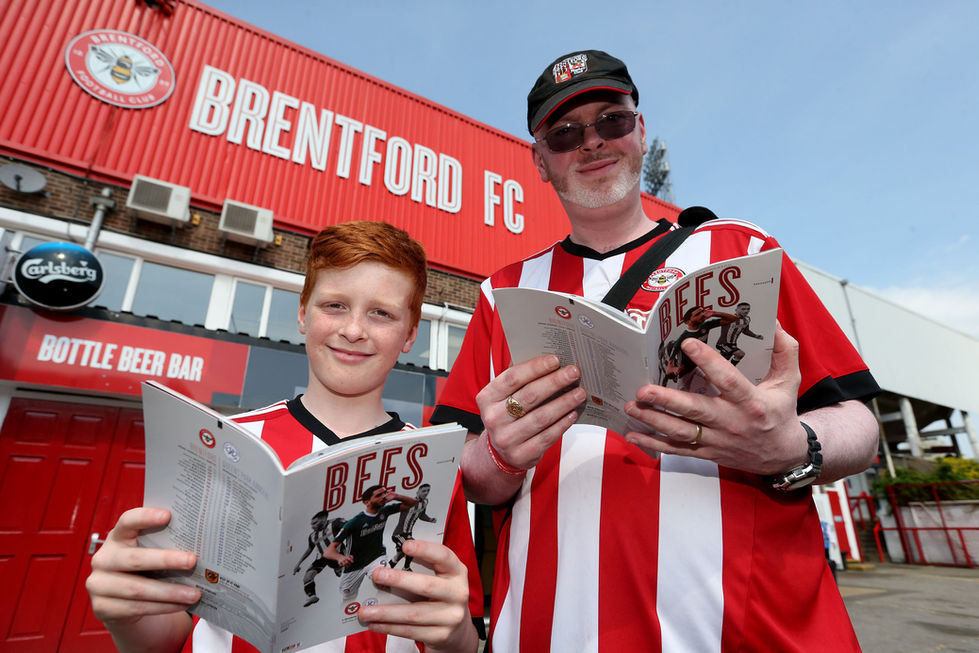 180421 SNAP Brentford fans 07.jpg