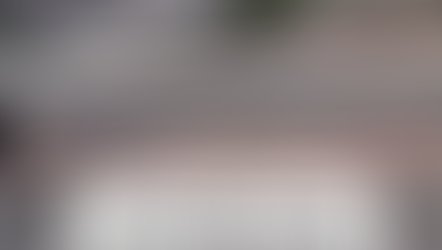 Troca de postes da Coelba deixa emaranhado de cabos em via e movimenta comércio ilegal de fios no Imbuí