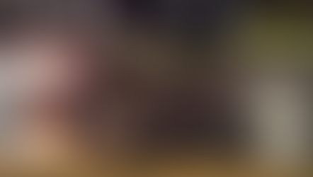 Homem furta lona de totem de propaganda