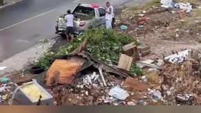Flagra de descarte irregular na Rua Jayme Sapolnik